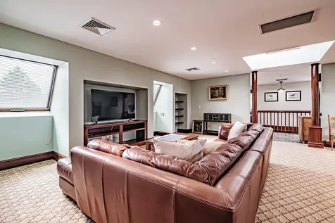 153 Foreside Road Falmouth ME 04105