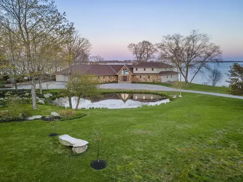 153 Foreside Road Falmouth ME 04105