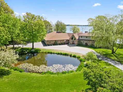 153 Foreside Road Falmouth ME 04105