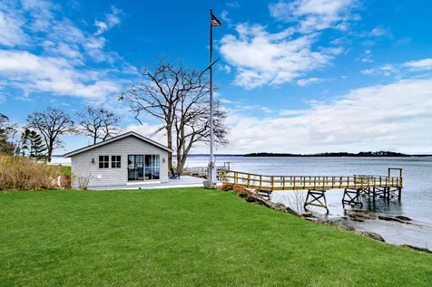 153 Foreside Road Falmouth ME 04105