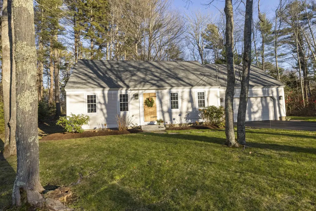 3 Christopher Road Kennebunk ME 04043