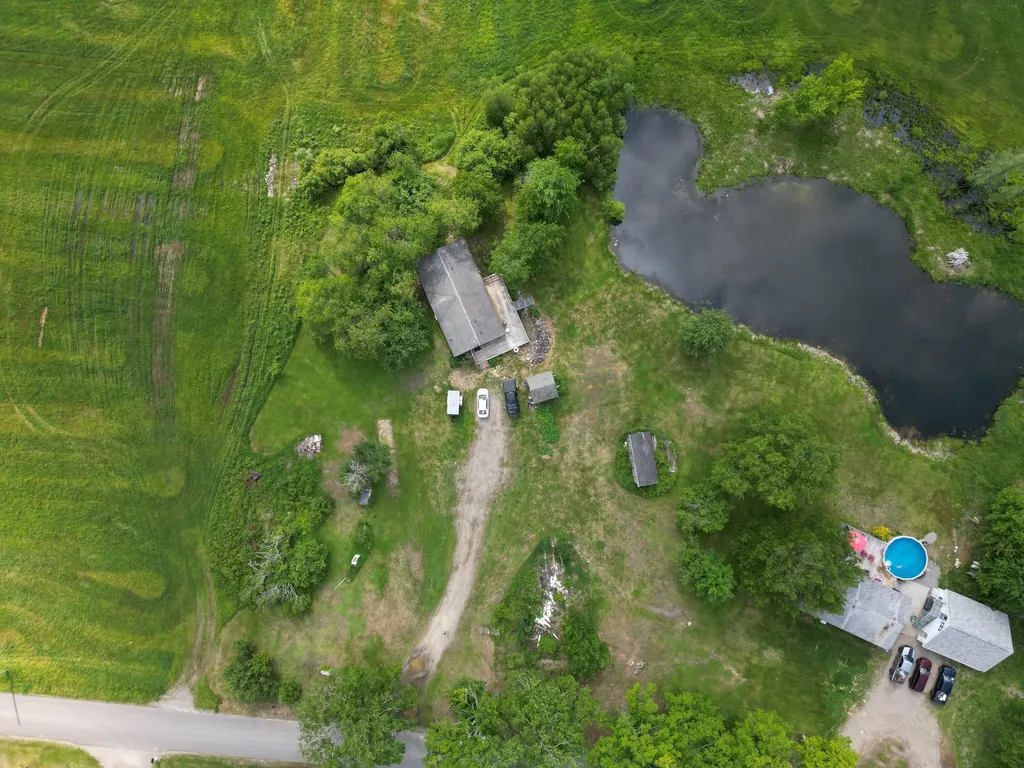 208 Badgerboro Road Palmyra ME 04965