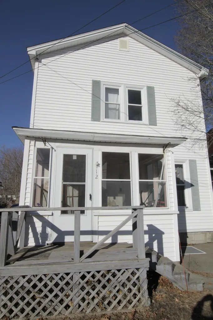 12 Union Street Old Town ME 04468