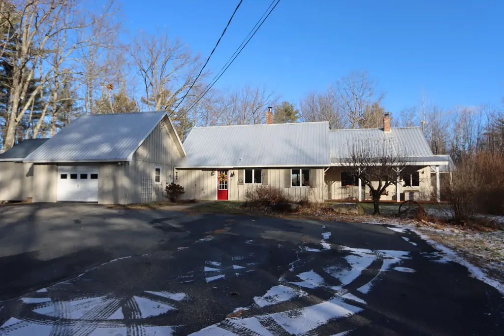 14 Rioux Drive Leeds ME 04263