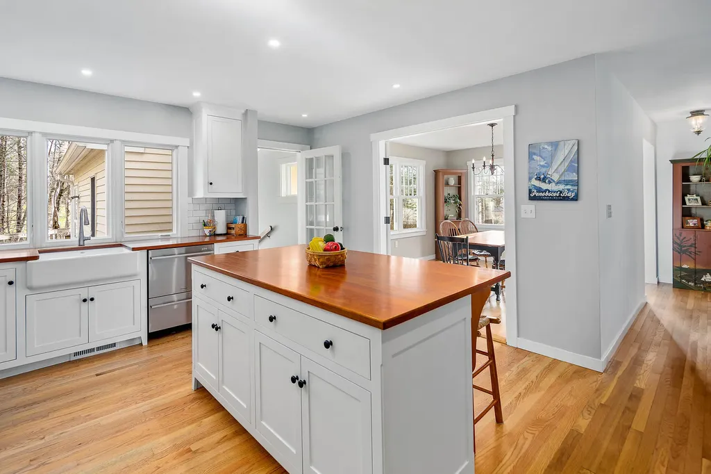 11 Rockbrook Drive Camden ME 04843