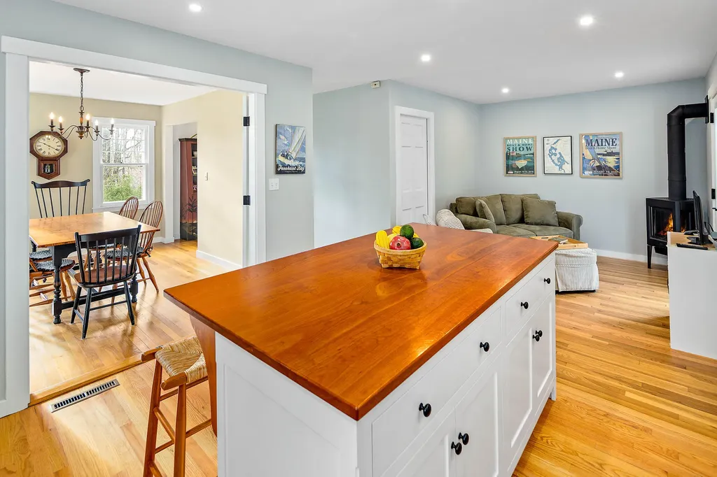 11 Rockbrook Drive Camden ME 04843