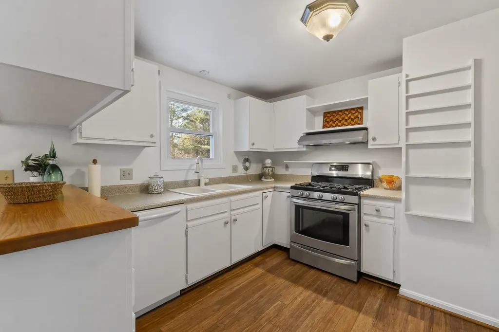 52 Willow Grove Road Brunswick ME 04011