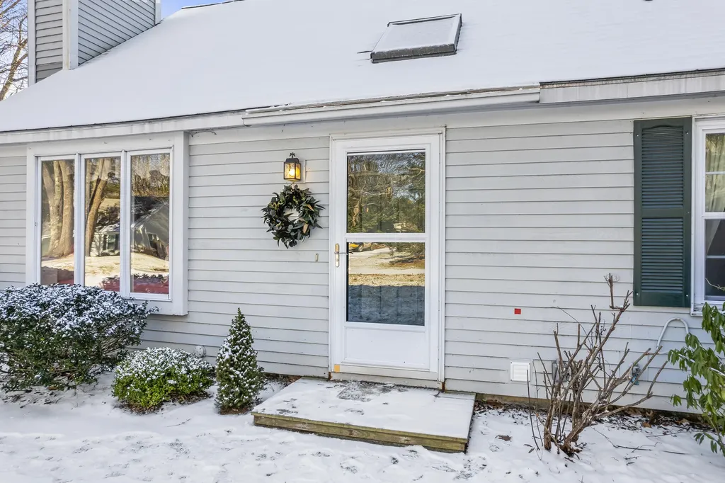 52 Willow Grove Road Brunswick ME 04011