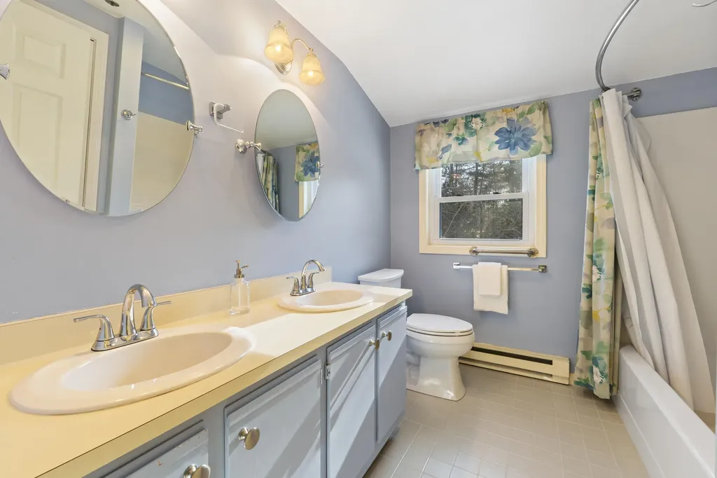 52 Willow Grove Road Brunswick ME 04011