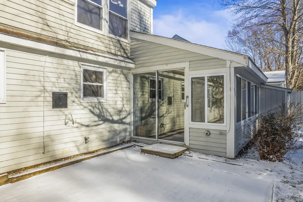 52 Willow Grove Road Brunswick ME 04011