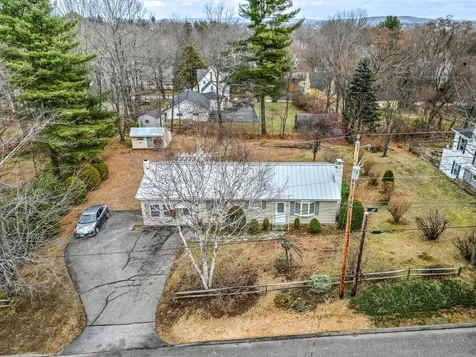 24 Summit Street Auburn ME 04210