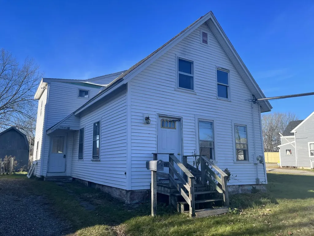 40 Beechwood Street Thomaston ME 04861