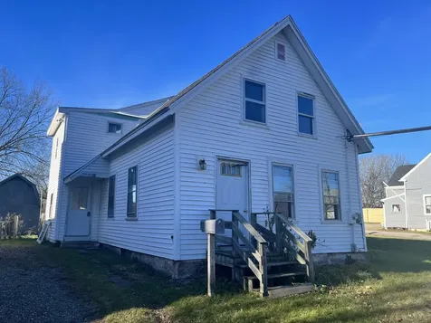 40 Beechwood Street Thomaston ME 04861