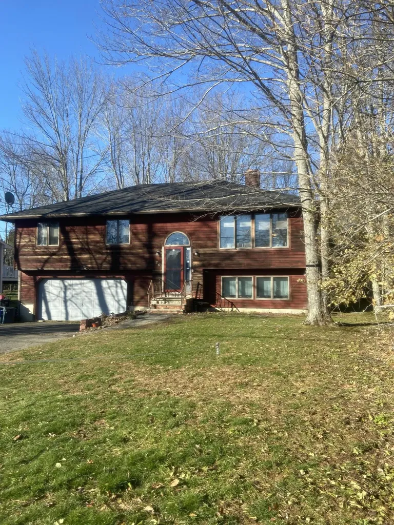 26 Shady Lane Bangor ME 04401
