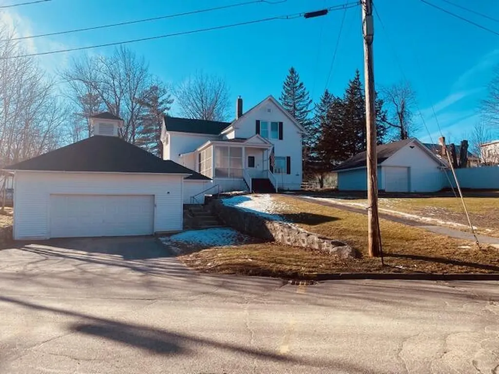 123 Knox Street Rumford ME 04276