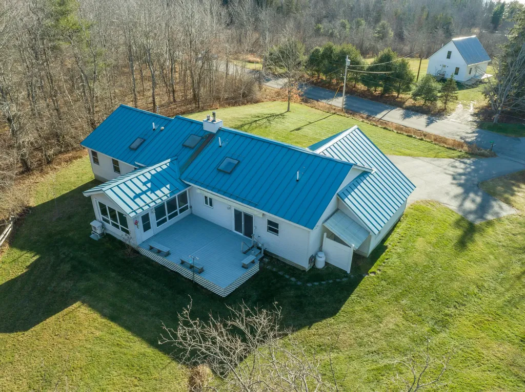 476 Swetts Pond Road Orrington ME 04474