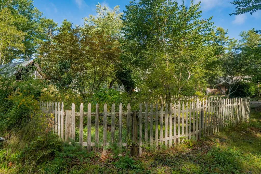 77 Goose Cove Lane Woolwich ME 04579