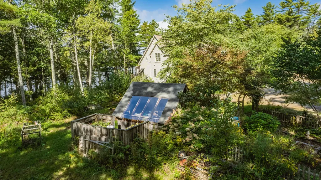 77 Goose Cove Lane Woolwich ME 04579