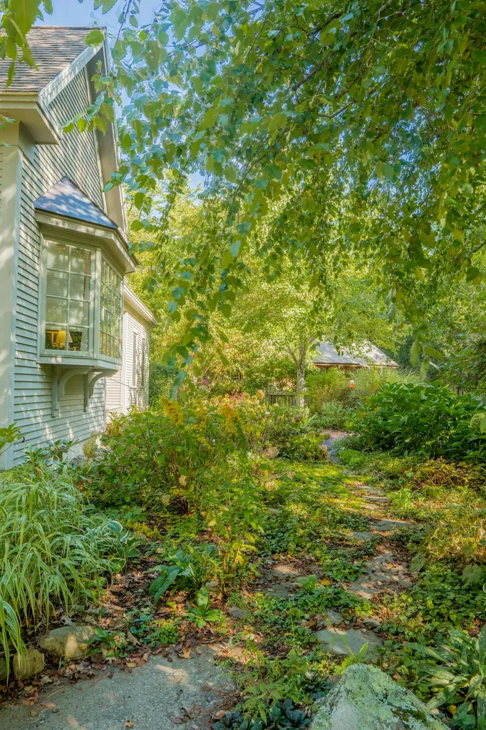 77 Goose Cove Lane Woolwich ME 04579