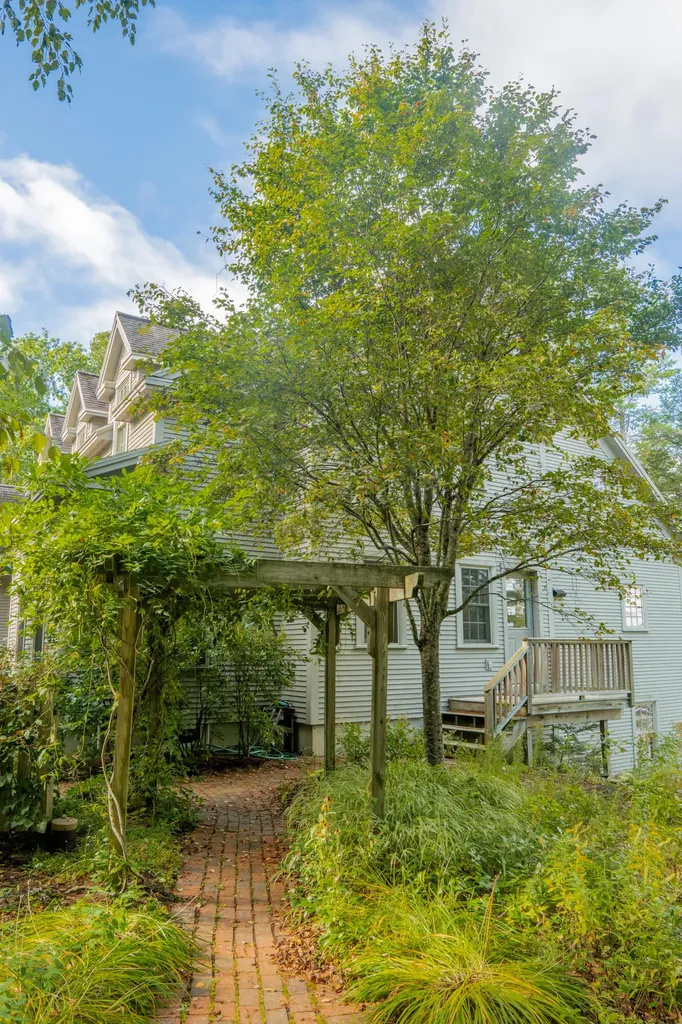 77 Goose Cove Lane Woolwich ME 04579