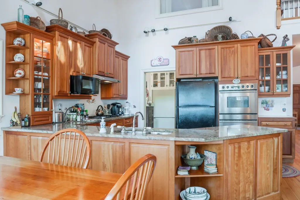 77 Goose Cove Lane Woolwich ME 04579