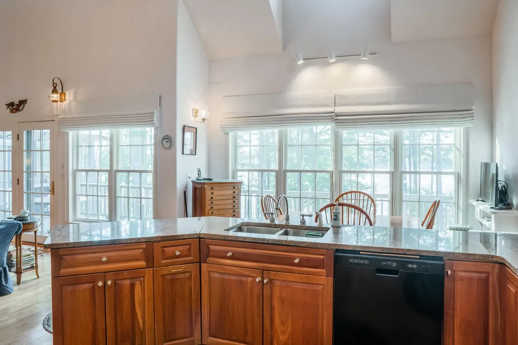 77 Goose Cove Lane Woolwich ME 04579