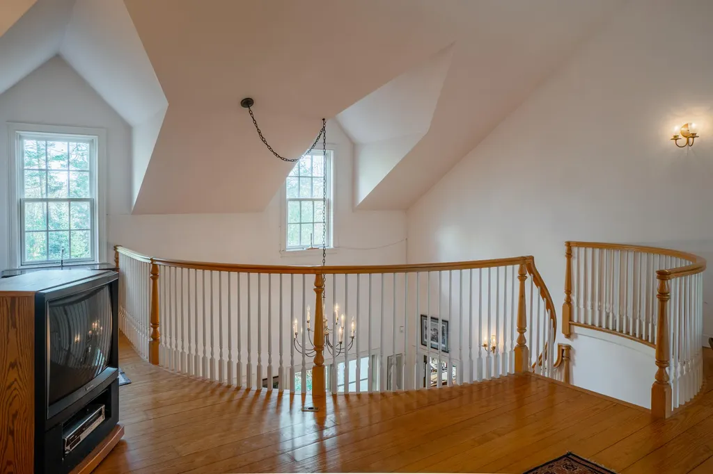 77 Goose Cove Lane Woolwich ME 04579
