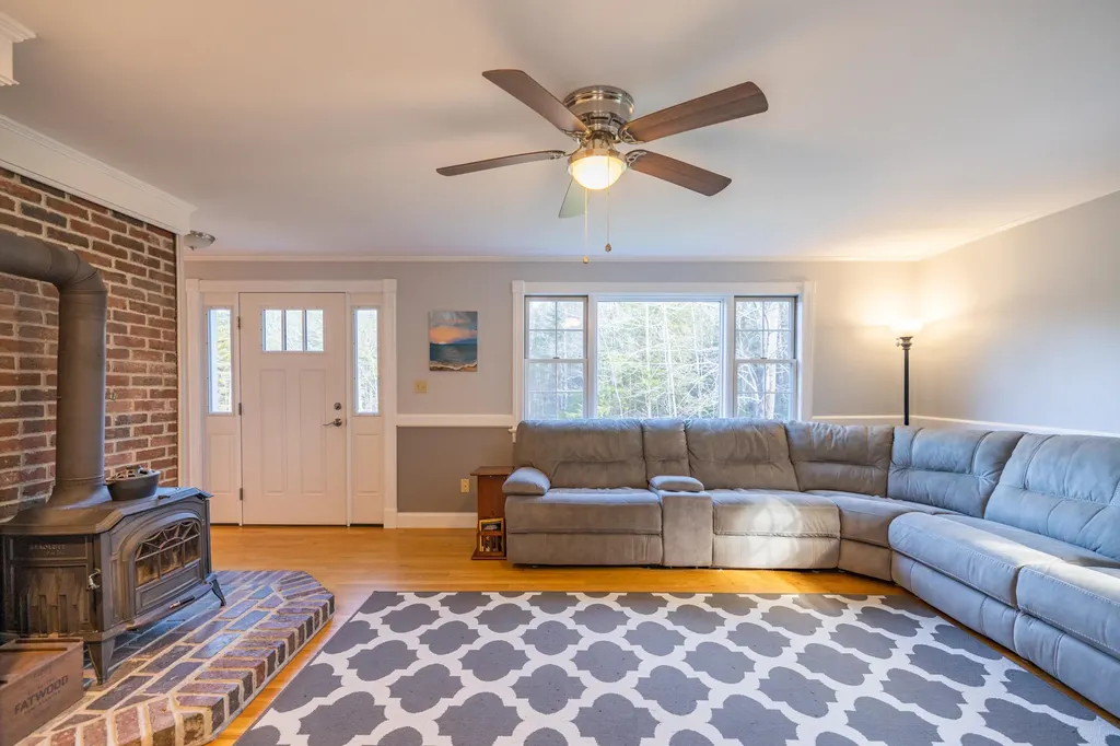 24 Stone Ridge Lane Bowdoin ME 04287