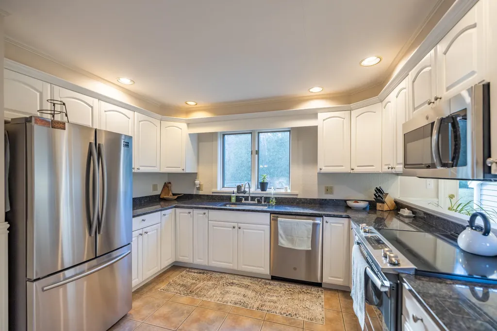24 Stone Ridge Lane Bowdoin ME 04287