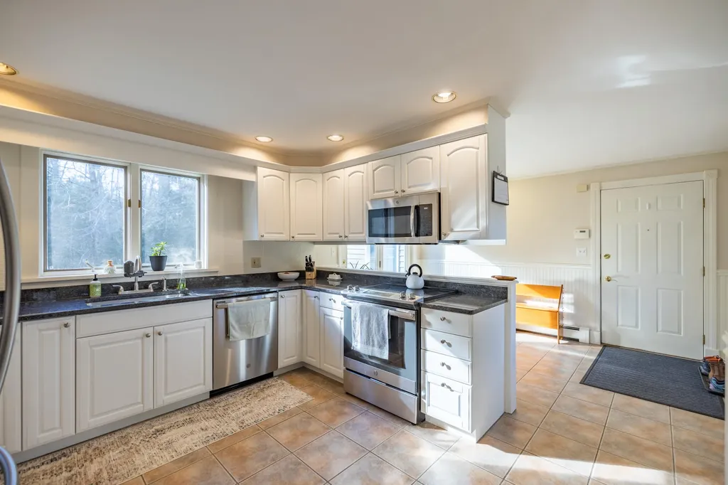 24 Stone Ridge Lane Bowdoin ME 04287