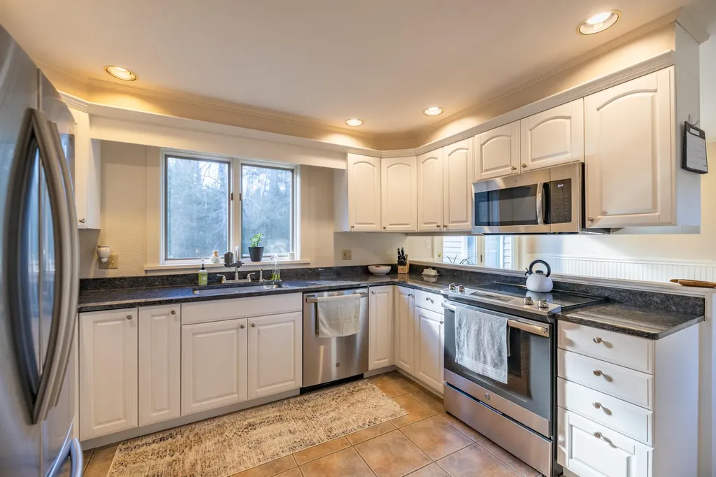 24 Stone Ridge Lane Bowdoin ME 04287