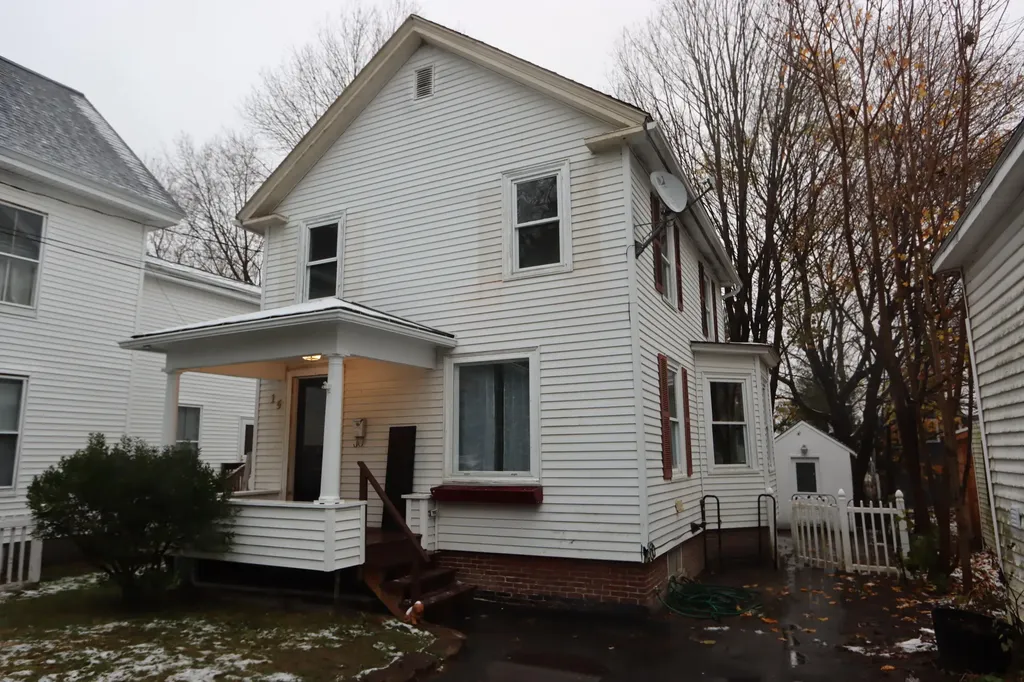 15 Spring Street Augusta ME 04330