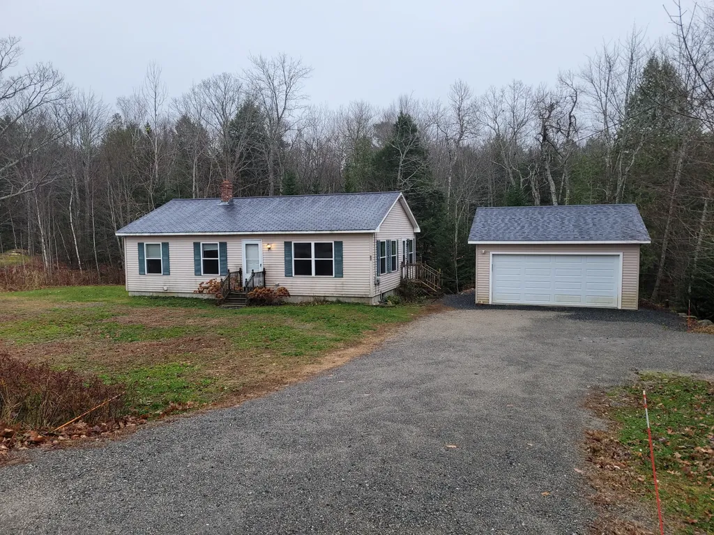 15 Benton Way Ellsworth ME 04605