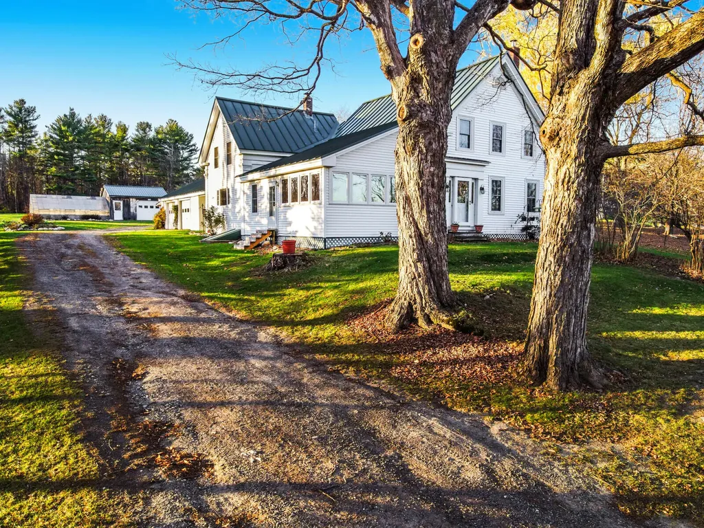 812 Webber Pond Road Vassalboro ME 04989
