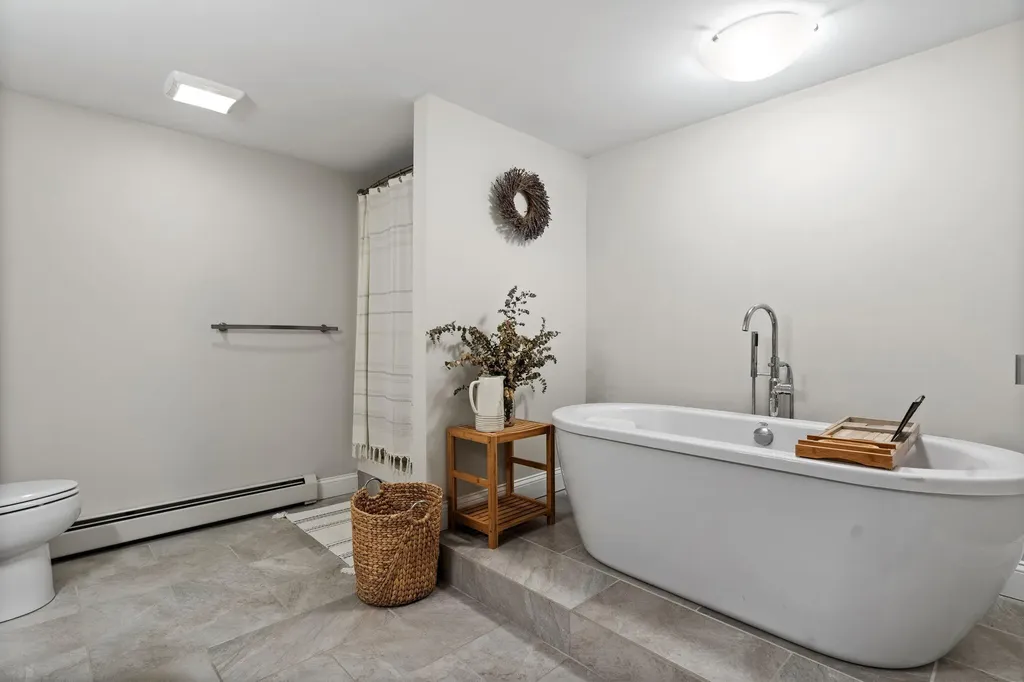 238 Holmes Road Scarborough ME 04074