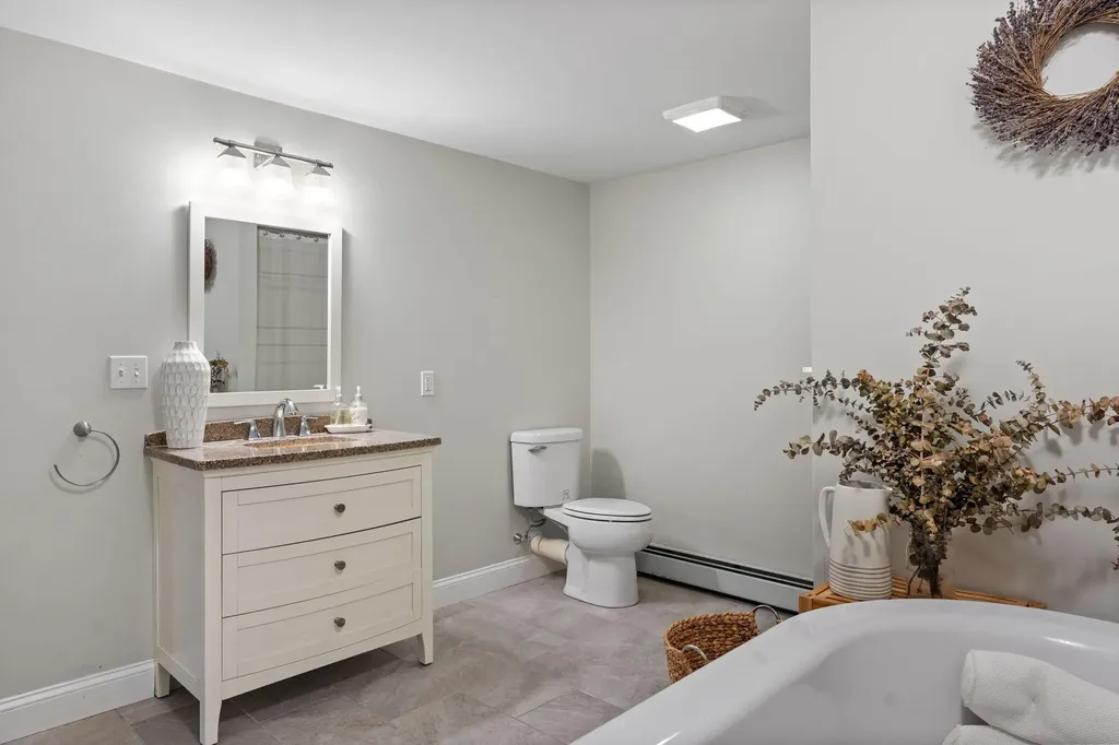 238 Holmes Road Scarborough ME 04074