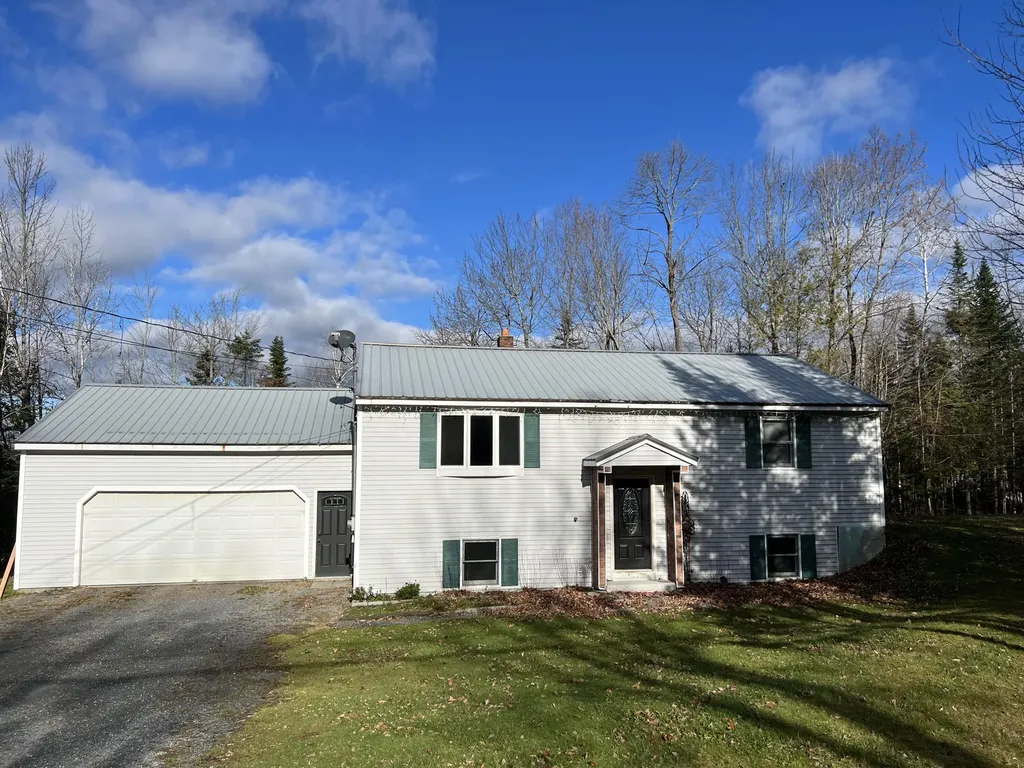 125 Phillips Road Glenburn ME 04401