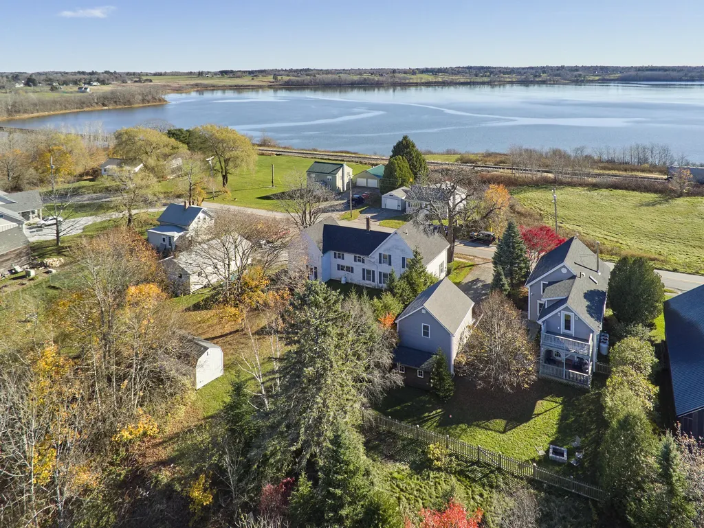 42 Thatcher Street Thomaston ME 04861