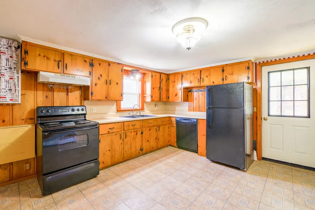 78 Oakland Street Waterville ME 04901