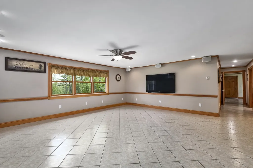 298 Beechwood Street Thomaston ME 04861