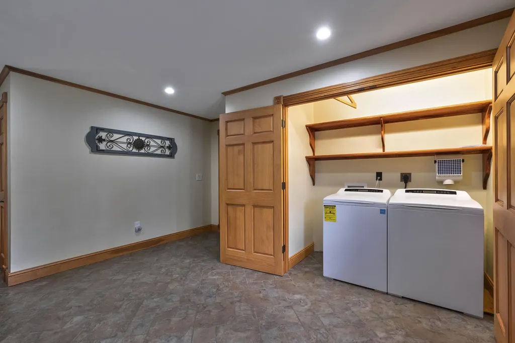 298 Beechwood Street Thomaston ME 04861