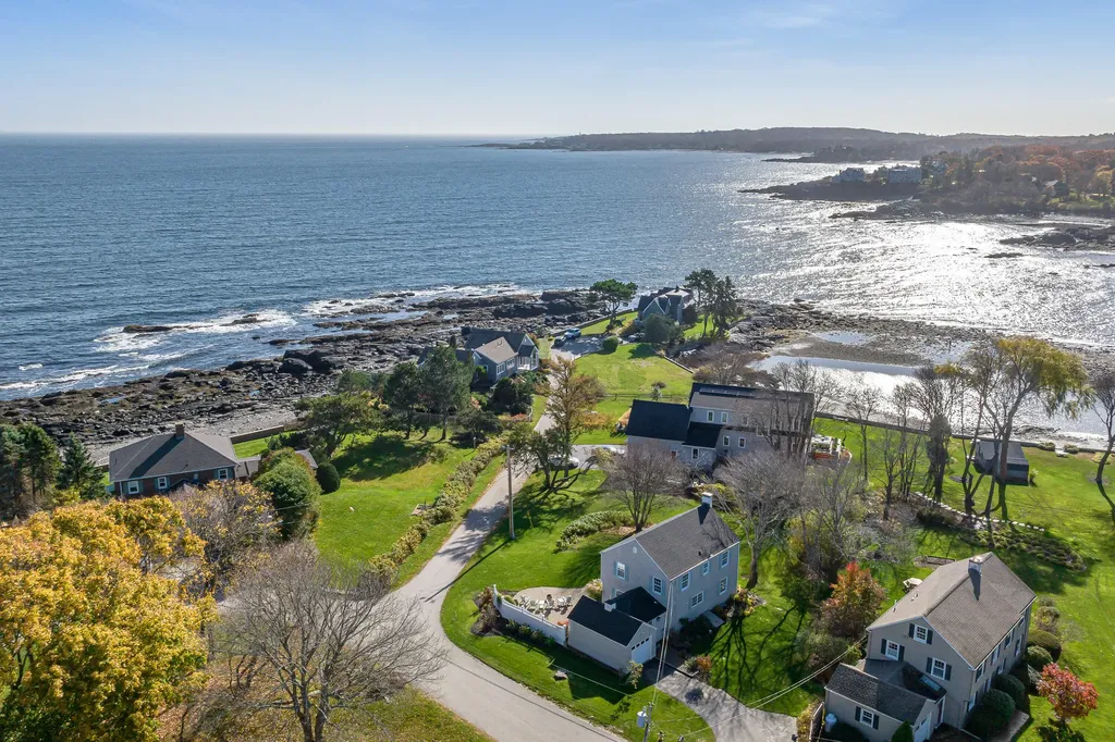 21 Lawson Road Cape Elizabeth ME 04107