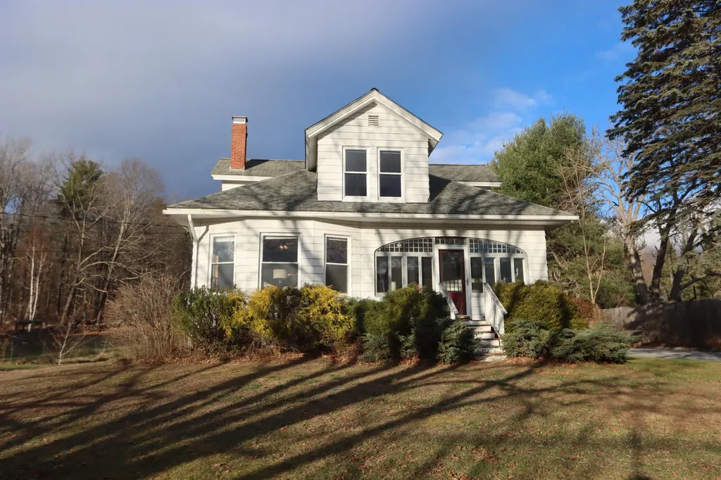 241 Lake Street Auburn ME 04210