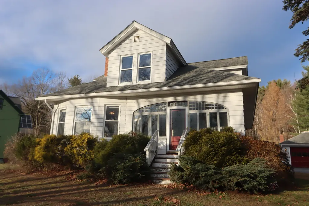 241 Lake Street Auburn ME 04210