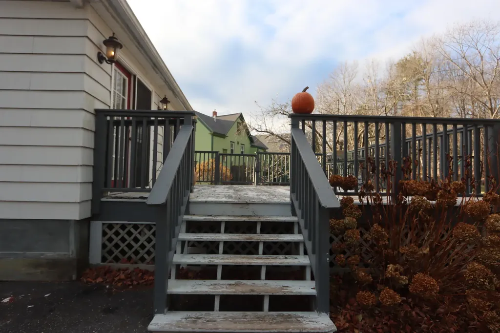 241 Lake Street Auburn ME 04210