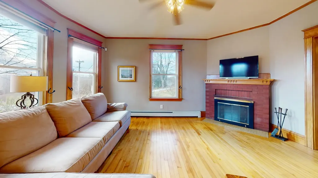 241 Lake Street Auburn ME 04210