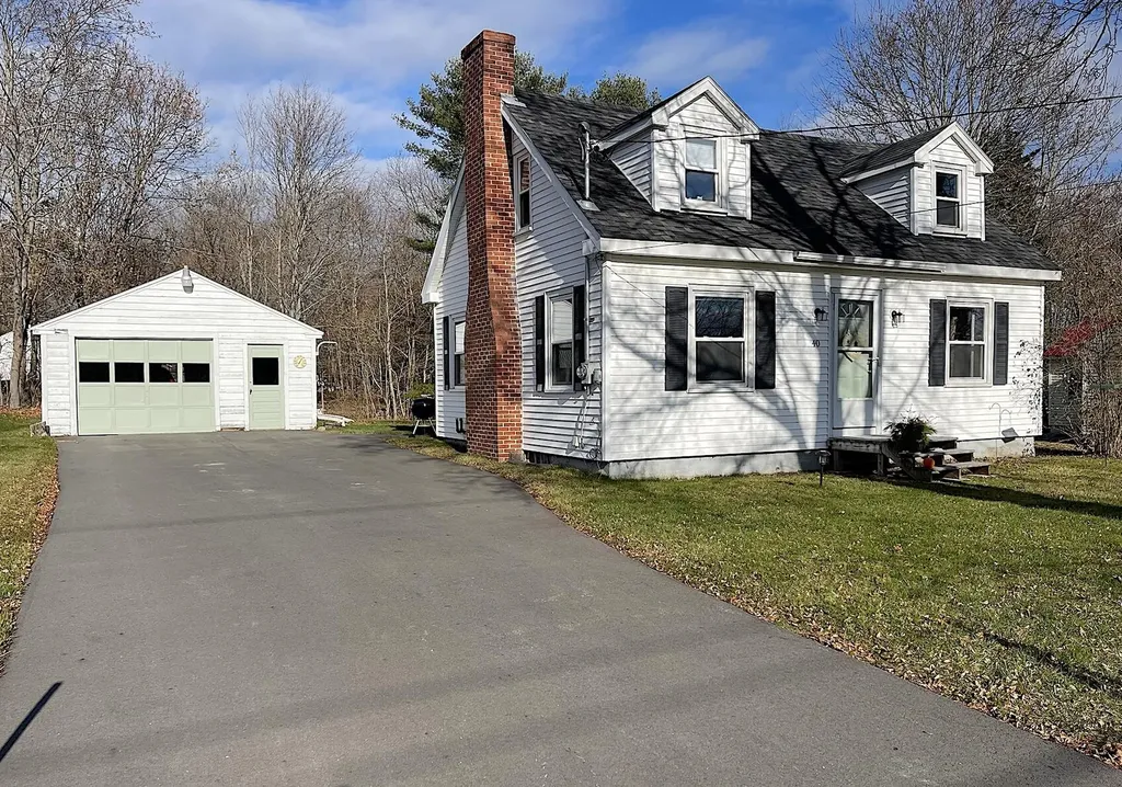 40 Pleasant Street Hampden ME 04444