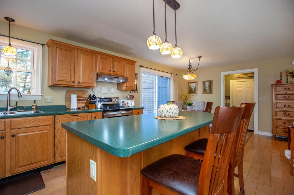 16 Kingfisher Drive Brunswick ME 04011