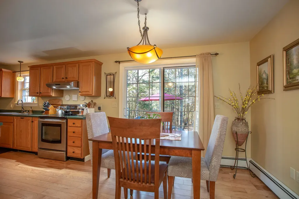 16 Kingfisher Drive Brunswick ME 04011
