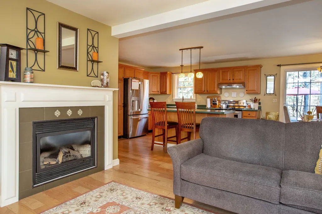 16 Kingfisher Drive Brunswick ME 04011